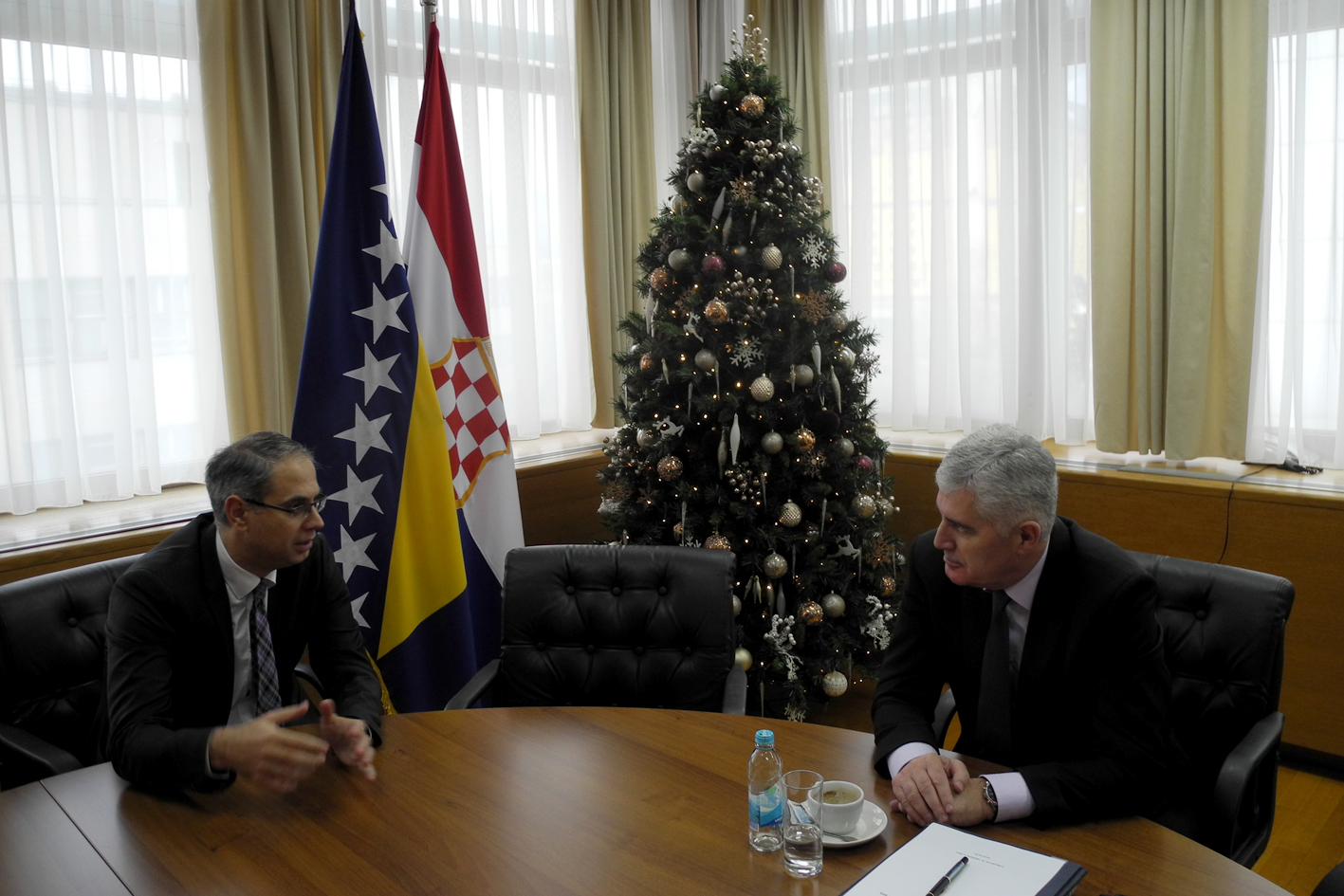 Predsjedavajući Doma naroda dr. Dragan Čović primio u oproštajnu posjetu šefa Ureda Vijeća Evrope u BiH 